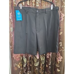 Men's Size 40 Black Stretch Pleated Shorts By Haggar Cool 18 Pro